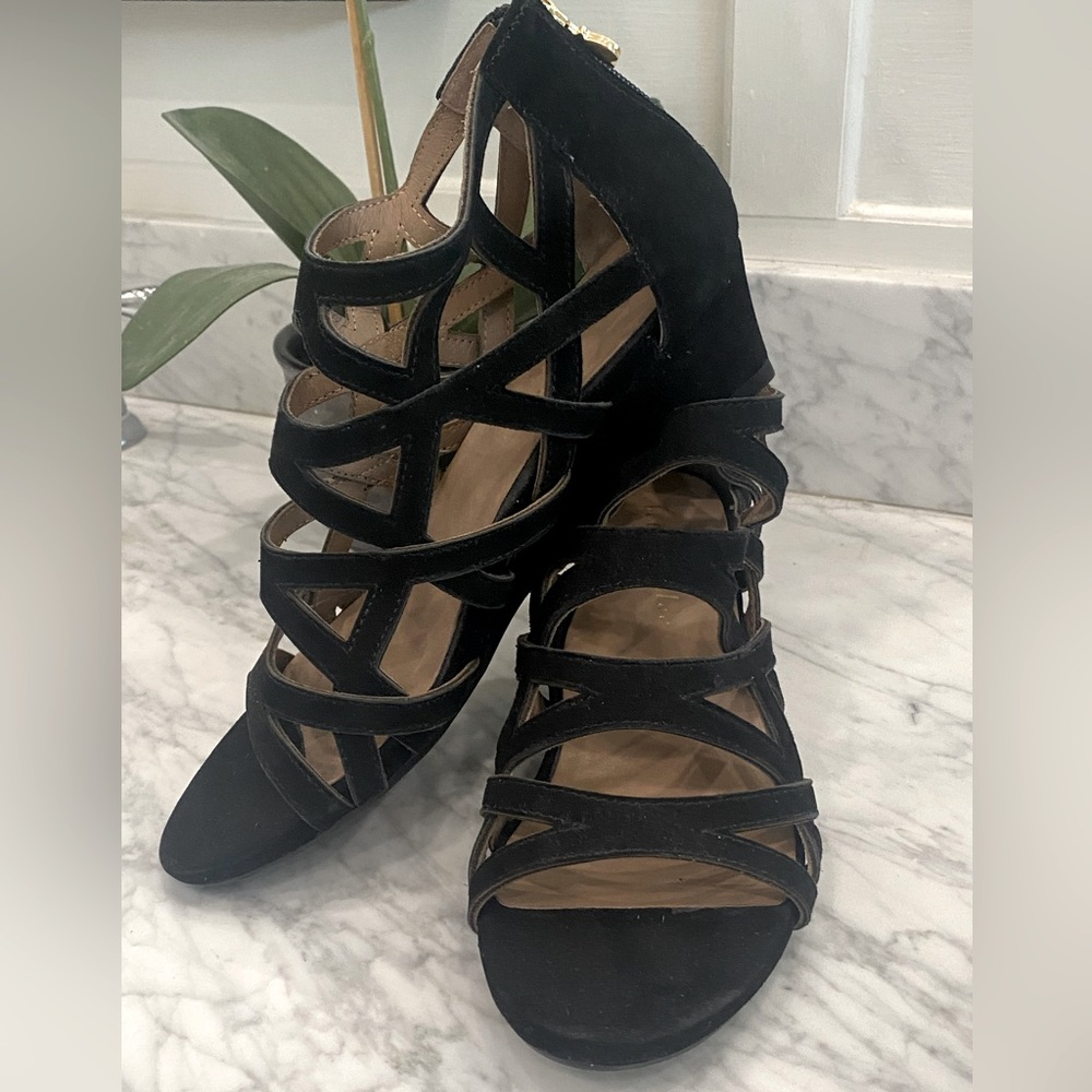 Elegant Bettye Muller Black Suede Caged Wedge Sandal